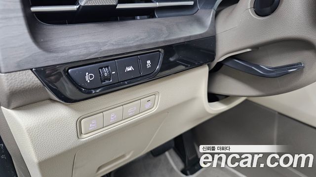 Kia Canival 2023 — photo 25