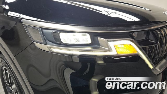 Kia Canival 2023 — photo 8
