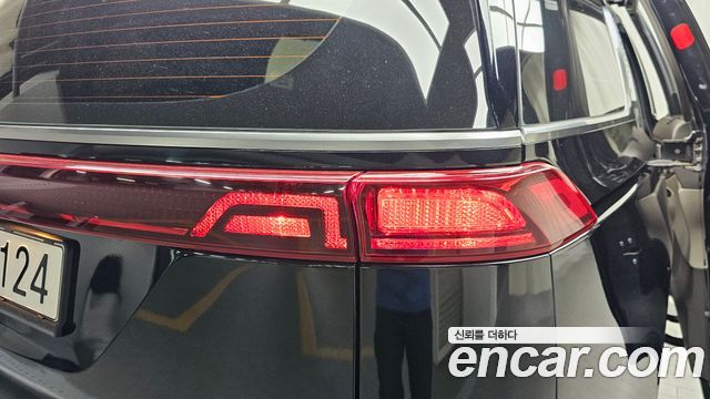 Kia Canival 2023 — photo 9