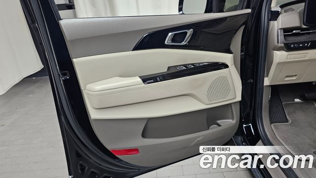 Kia Canival 2023 — photo 14