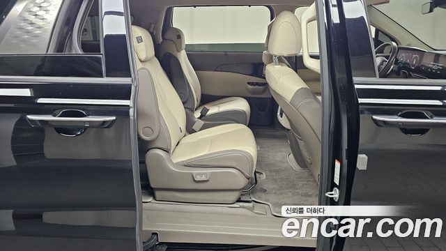 Kia Canival 2023 — photo 16