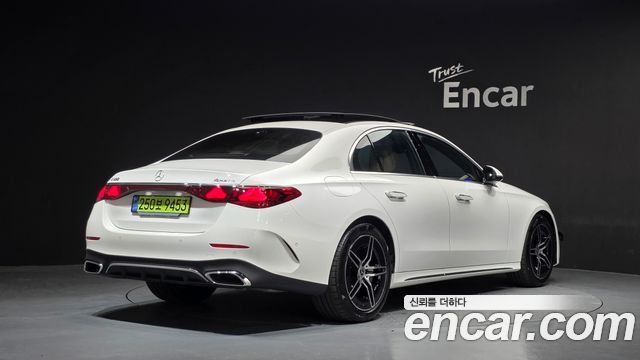 Mercedes-Benz E-Class 2026 — photo 2