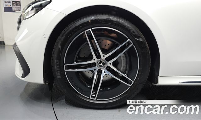 Mercedes-Benz E-Class 2026 — photo 5
