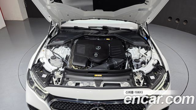 Mercedes-Benz E-Class 2026 — photo 6
