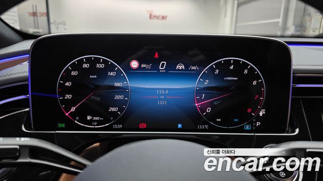 Mercedes-Benz E-Class 2026 — photo 11