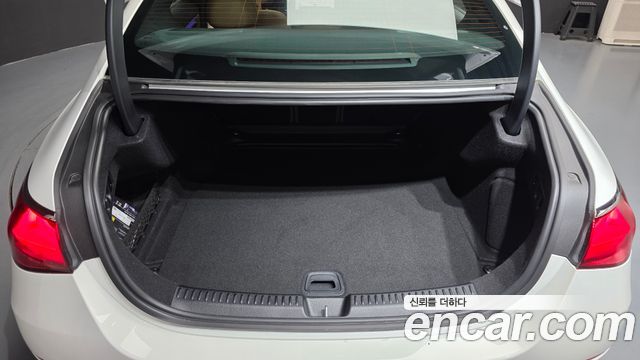 Mercedes-Benz E-Class 2026 — photo 24