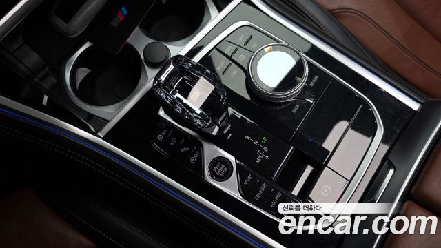 BMW 8-Series 2023 — photo 12