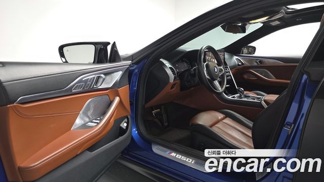 BMW 8-Series 2023 — photo 13