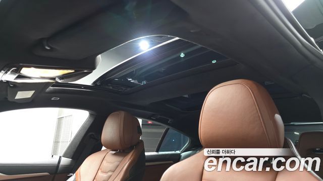 BMW 8-Series 2023 — photo 22