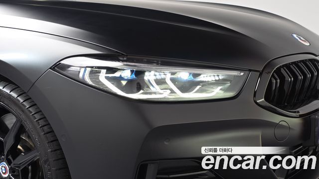 BMW 8-Series 2023 — photo 8