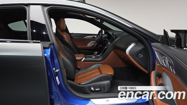 BMW 8-Series 2023 — photo 16