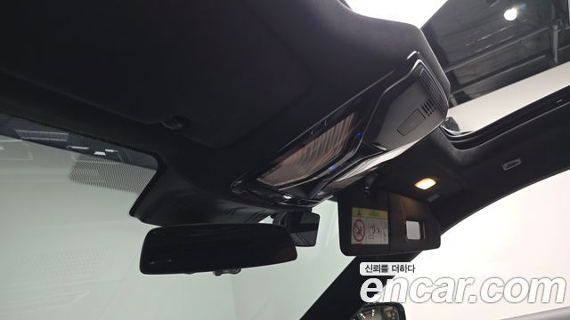 BMW 8-Series 2023 — photo 27
