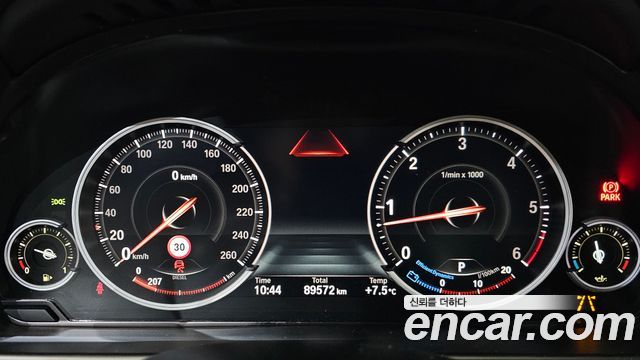 BMW X5 2018 — photo 11
