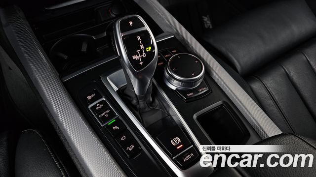 BMW X5 2018 — photo 12