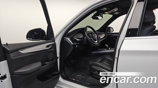 BMW X5 2018 — photo 13