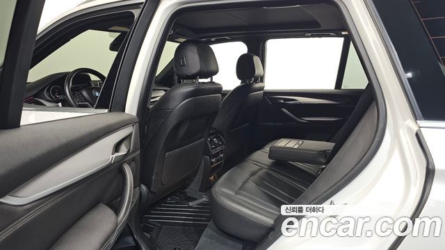 BMW X5 2018 — photo 18