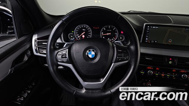 BMW X5 2018 — photo 21