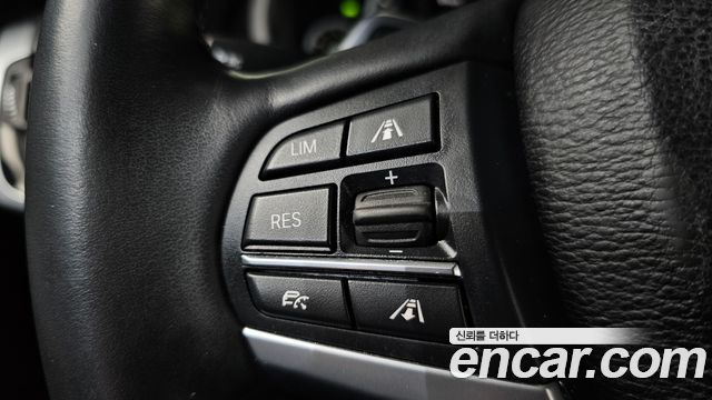 BMW X5 2018 — photo 24