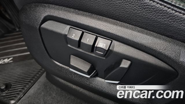 BMW X5 2018 — photo 25