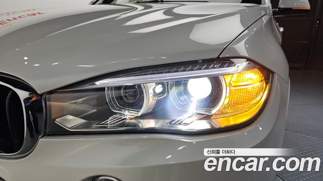 BMW X5 2018 — photo 8