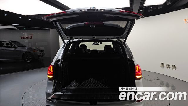 BMW X5 2018 — photo 27