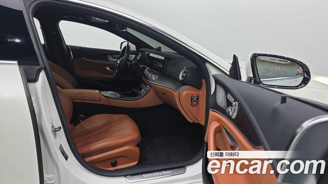 Mercedes-Benz CLS-Class 2023 — photo 16