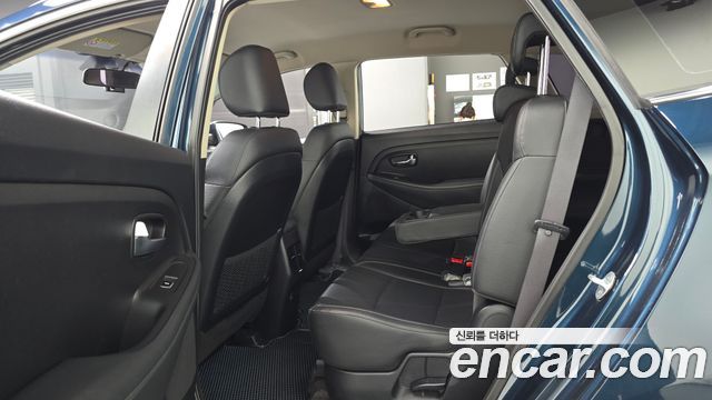 Kia Carens 2017 — photo 11