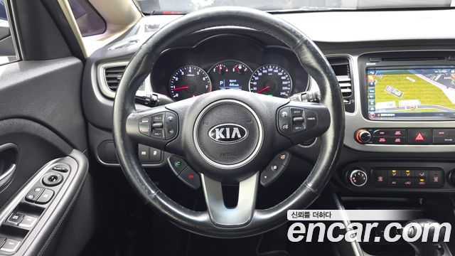 Kia Carens 2017 — photo 13