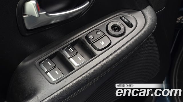 Kia Carens 2017 — photo 15