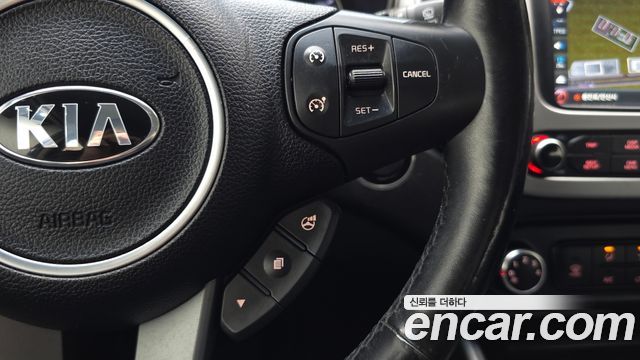 Kia Carens 2017 — photo 18