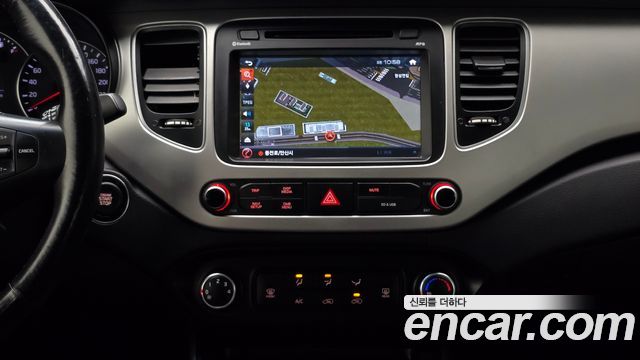 Kia Carens 2017 — photo 19