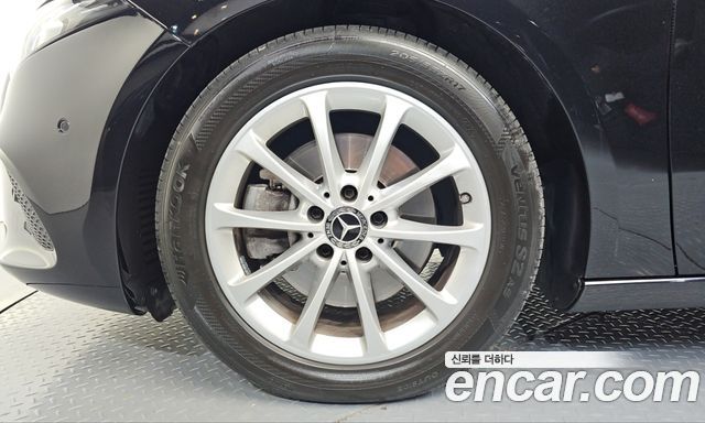 Mercedes-Benz A-Class 2020 — photo 5