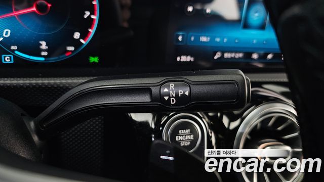 Mercedes-Benz A-Class 2020 — photo 12