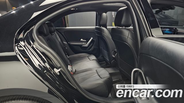 Mercedes-Benz A-Class 2020 — photo 17