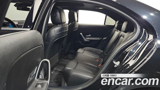 Mercedes-Benz A-Class 2020 — photo 18
