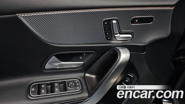 Mercedes-Benz A-Class 2020 — photo 25