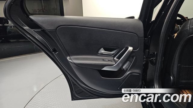 Mercedes-Benz A-Class 2020 — photo 15