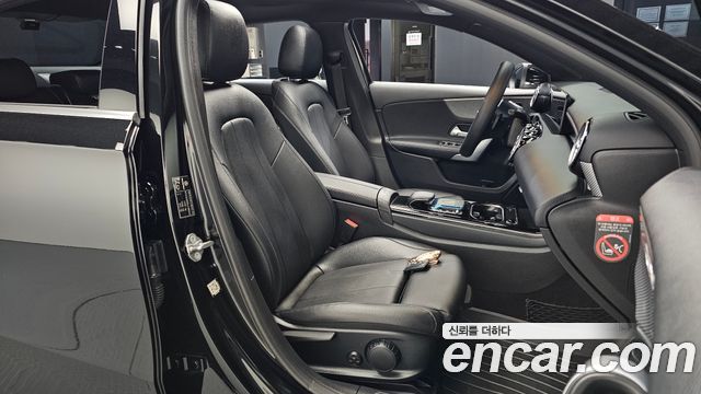 Mercedes-Benz A-Class 2020 — photo 16