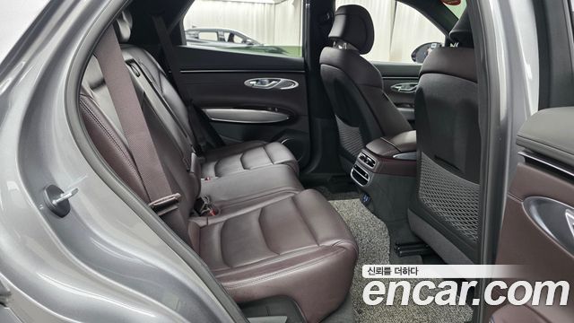 Genesis GV70 2021 — photo 17