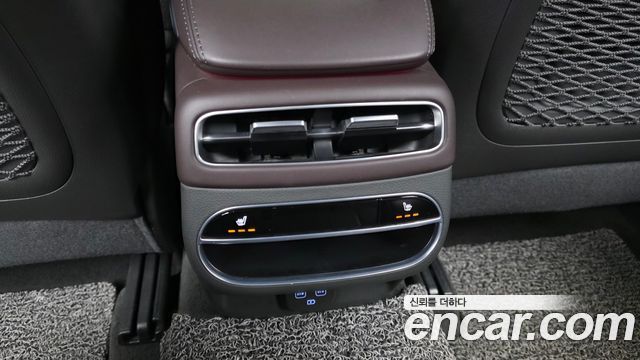Genesis GV70 2021 — photo 25