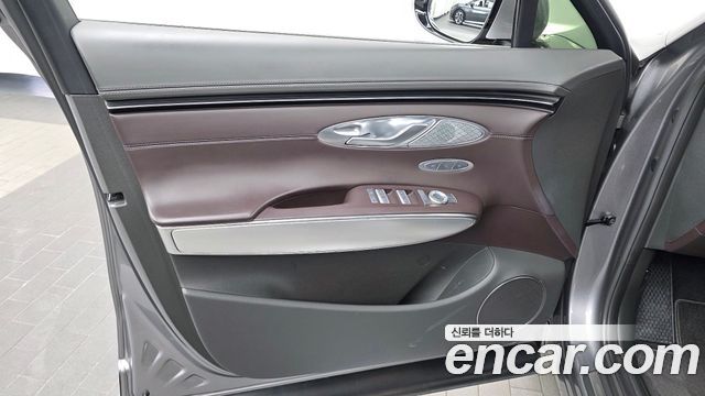 Genesis GV70 2021 — photo 14