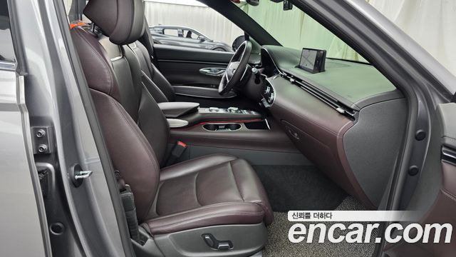 Genesis GV70 2021 — photo 16