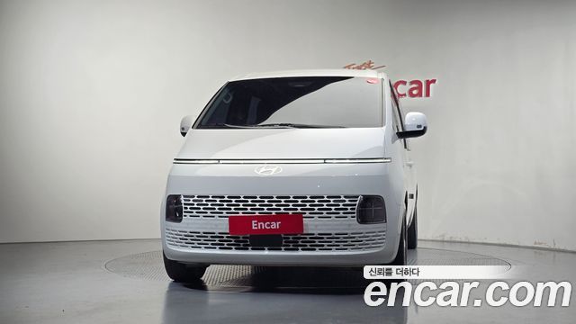 Hyundai Staria 2025 — photo 3