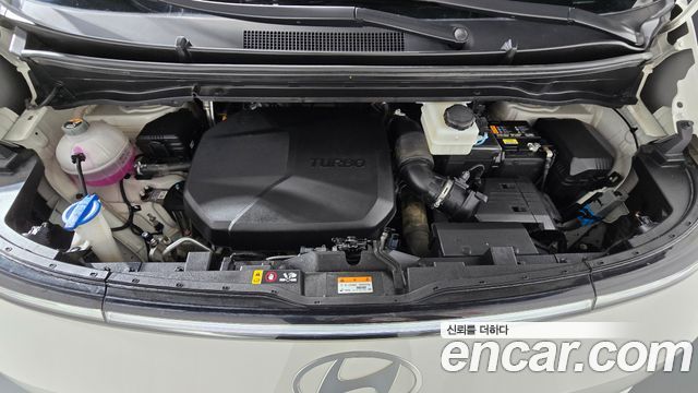 Hyundai Staria 2025 — photo 6