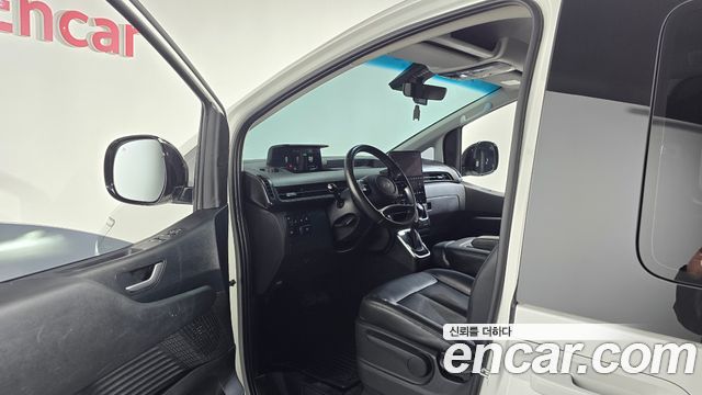 Hyundai Staria 2025 — photo 13