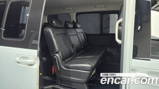 Hyundai Staria 2025 — photo 17