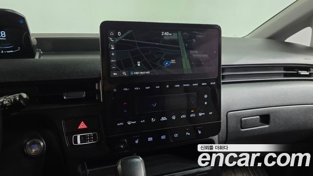 Hyundai Staria 2025 — photo 18