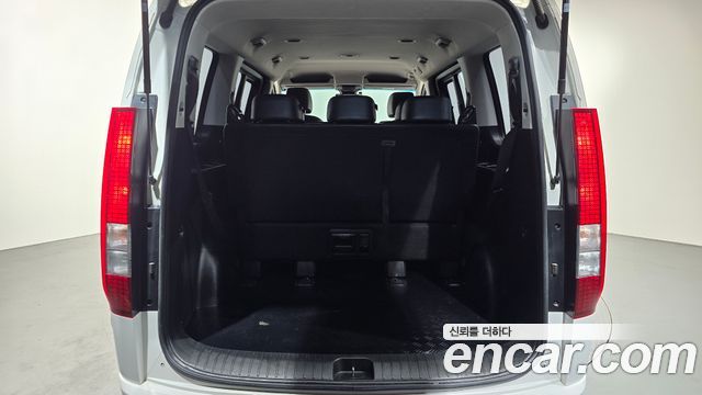 Hyundai Staria 2025 — photo 22