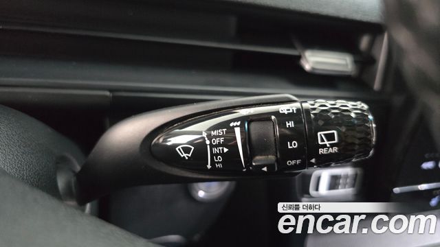 Hyundai Staria 2025 — photo 25