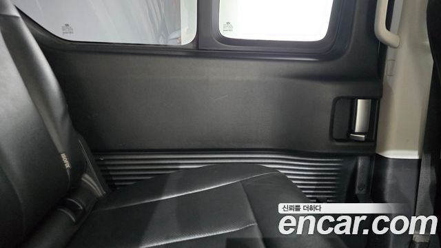 Hyundai Staria 2025 — photo 15